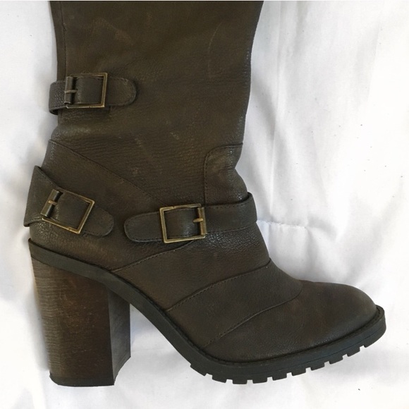 me too Shoes - ⚡️SALE⚡️Me Too Brown Distressed Leather Heel Boots